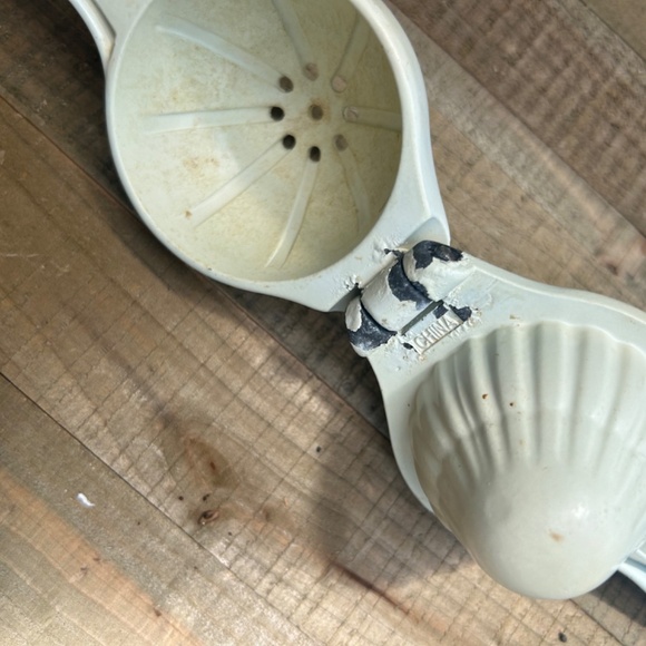 The Pampered Chef Vintage Metal Juicer Tool - Picture 3 of 6